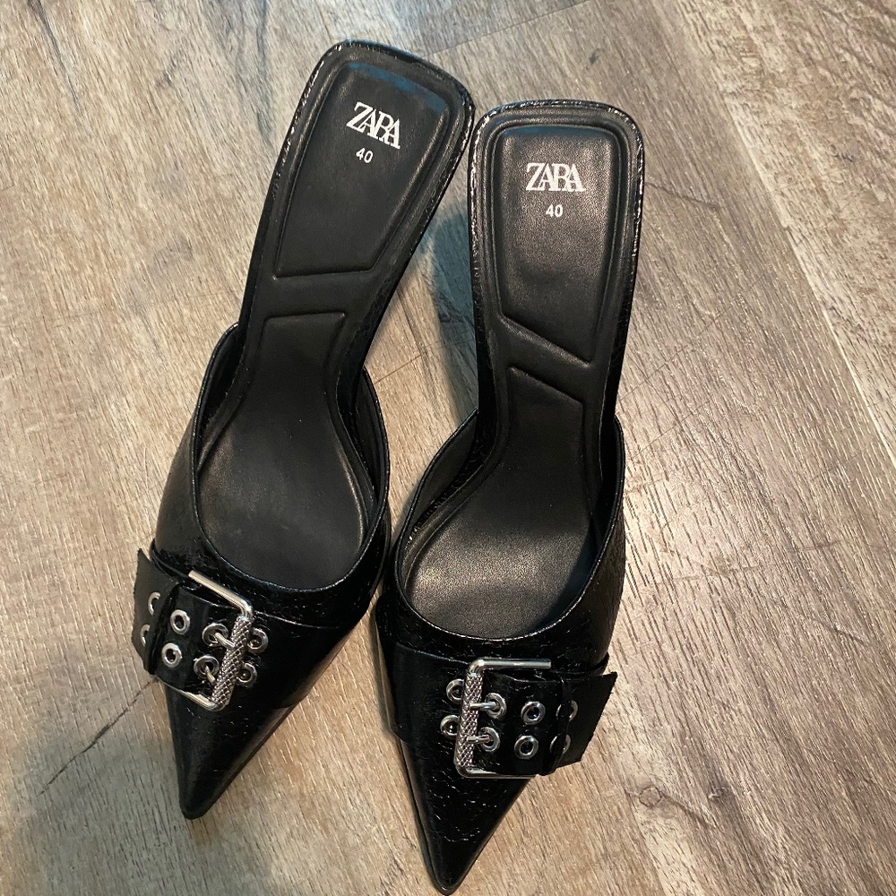 Zara | Black Kitten Heel